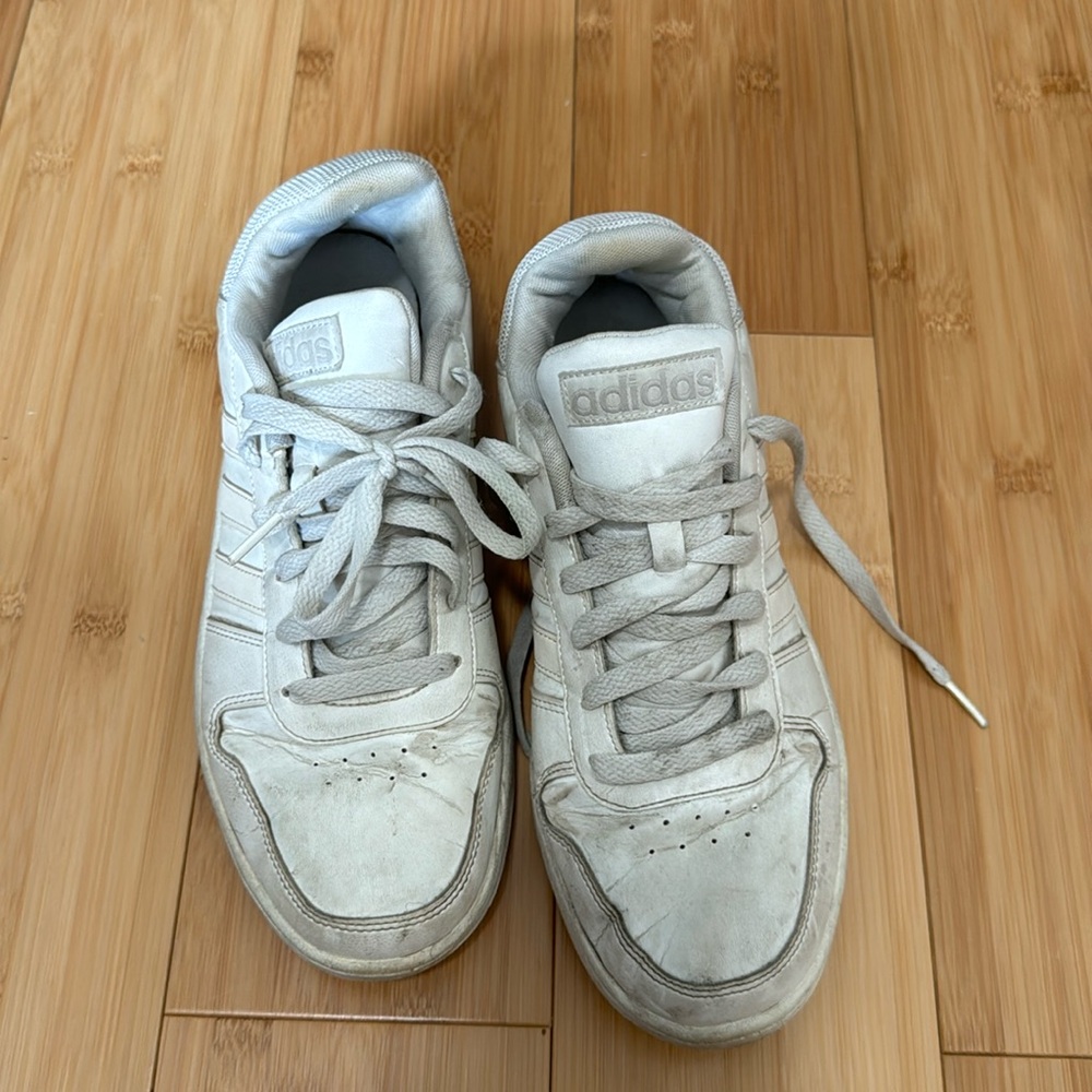 Adidas Sneakers